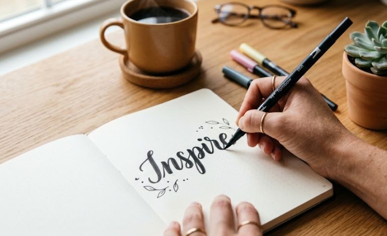 O Que é Lettering e Como Fazer: Tudo Sobre Essa Forma de Arte (Onde Começar)