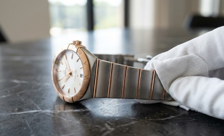 A Supremacia Social: O Luxo Inconfundível do Relógio Omega Constellation